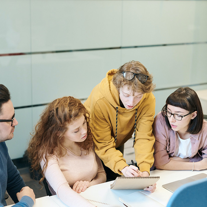 INGLESE UPPER INTERMEDIATE PLUS