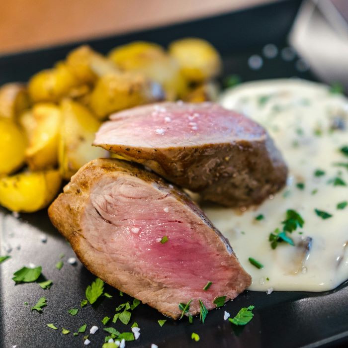 SECONDI DI CARNE: tagli, tecniche di cottura, salse e contorni