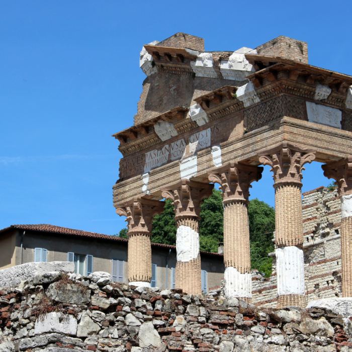 STORIA DELLA CITTÀ: dal villaggio neolitico alle odierne metropoli