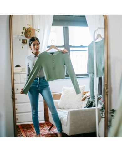 OLTRE LO SPECCHIO: celebra il corpo che cambia e vesti la tua essenza