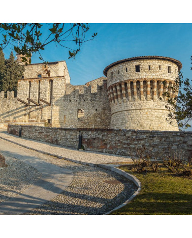 DALLA STRADA DEL SOCCORSO AL CUORE DEL CASTELLO: alla scoperta del Falcone d’Italia