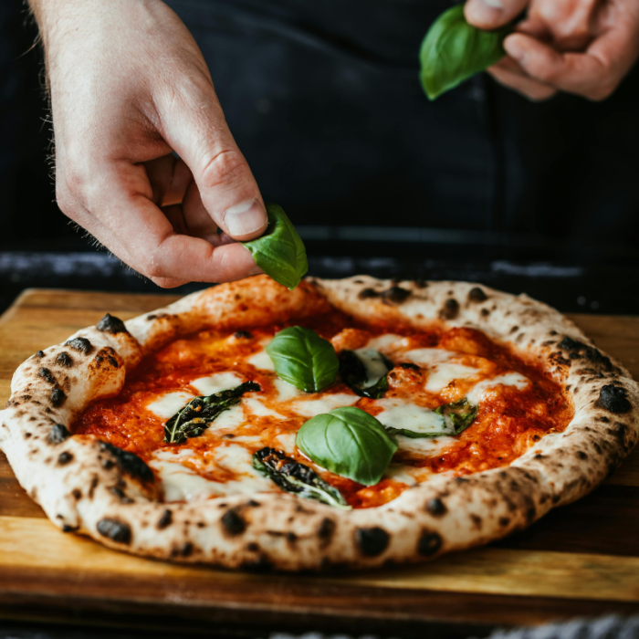PAZZI DI PIZZA: pizza napoletana, romana, al tegamino e fritta